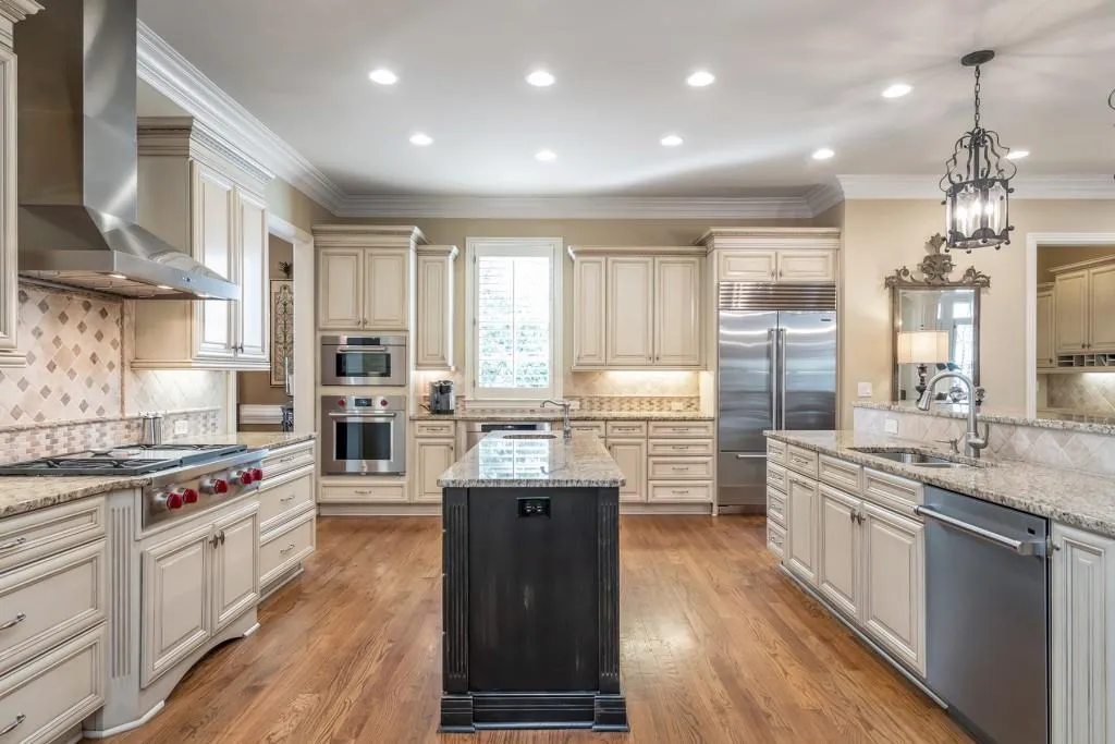 655 Colebrook Court, Sandy Springs, Georgia 30327, 7 Bedrooms Bedrooms, ,8 BathroomsBathrooms,Residential,Sold,655 Colebrook Court,6509497