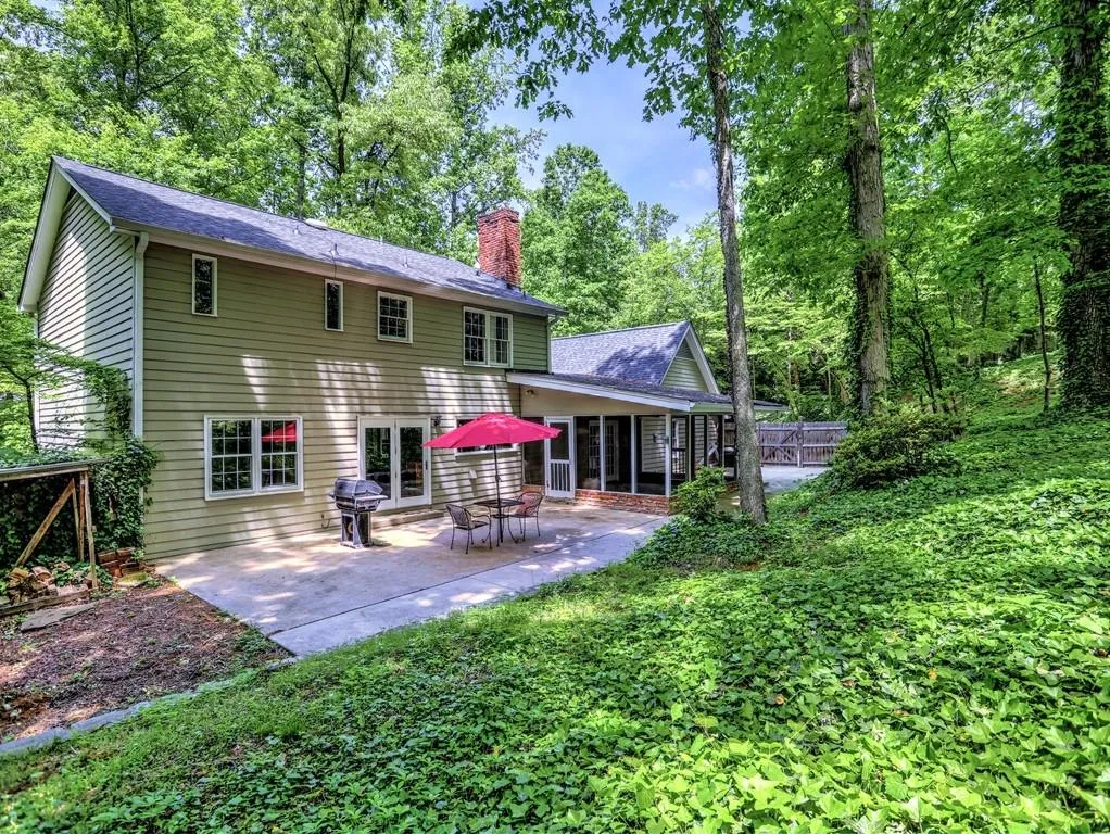 365 Earlston Drive, Sandy Springs, Georgia 30328, 4 Bedrooms Bedrooms, ,3 BathroomsBathrooms,Residential,Sold,365 Earlston Drive,6543960