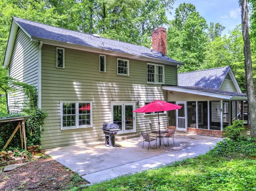 365 Earlston Drive, Sandy Springs, Georgia 30328, 4 Bedrooms Bedrooms, ,3 BathroomsBathrooms,Residential,Sold,365 Earlston Drive,6543960
