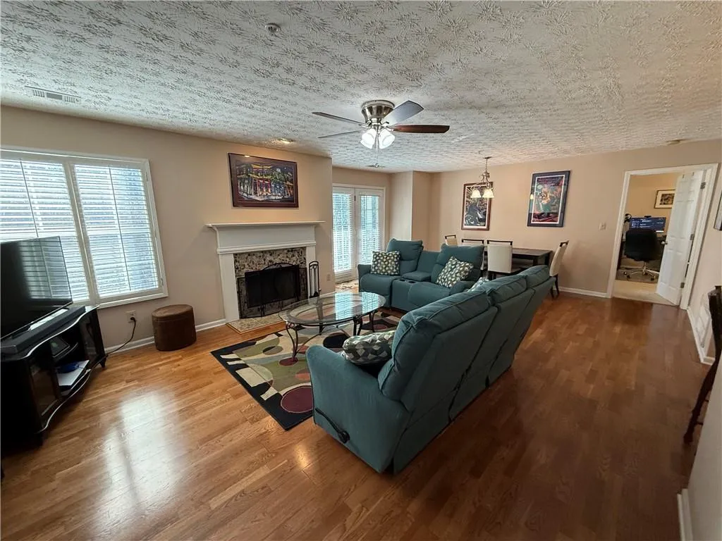 1345 Keys Crossing Drive Ne Unit 1345, Atlanta, Georgia 30319, 2 Bedrooms Bedrooms, ,2 BathroomsBathrooms,Residential,Sold,1345 Keys Crossing Drive Ne Unit 1345,7510211