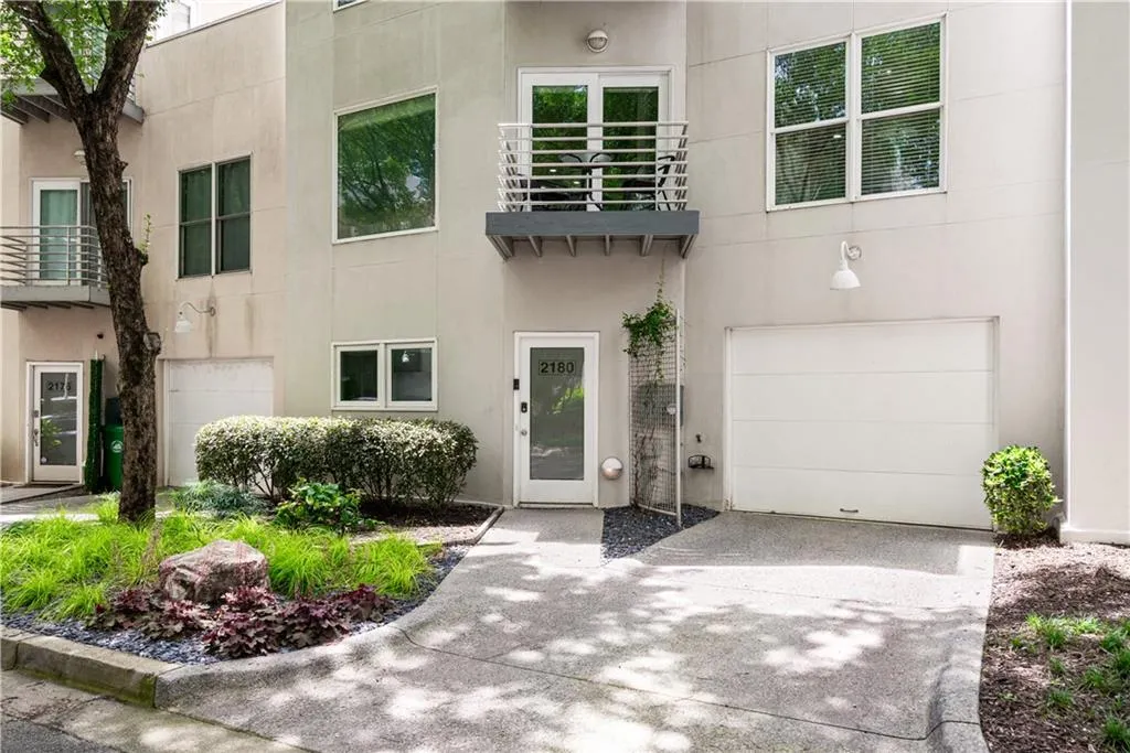 2180 Millennium Way Ne, Atlanta, Georgia 30319, 2 Bedrooms Bedrooms, ,2 BathroomsBathrooms,Residential,For Sale,2180 Millennium Way Ne,7673477 2180 Millennium Way Ne, Atlanta, Georgia 30319, 2 Bedrooms Bedrooms, ,2 BathroomsBathrooms,Residential,For Sale,2180 Millennium Way Ne,7673477