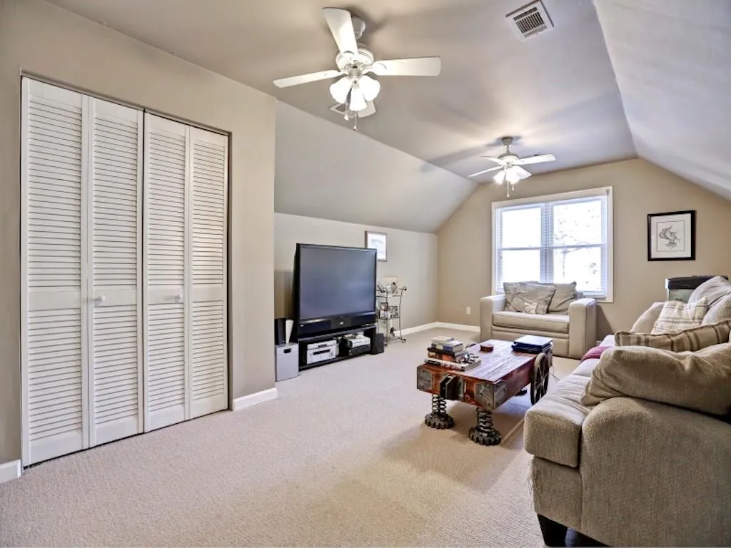 17 Ridgemere Trace, Sandy Springs, Georgia 30328, 4 Bedrooms Bedrooms, ,3 BathroomsBathrooms,Residential,Sold,17 Ridgemere Trace,5502035