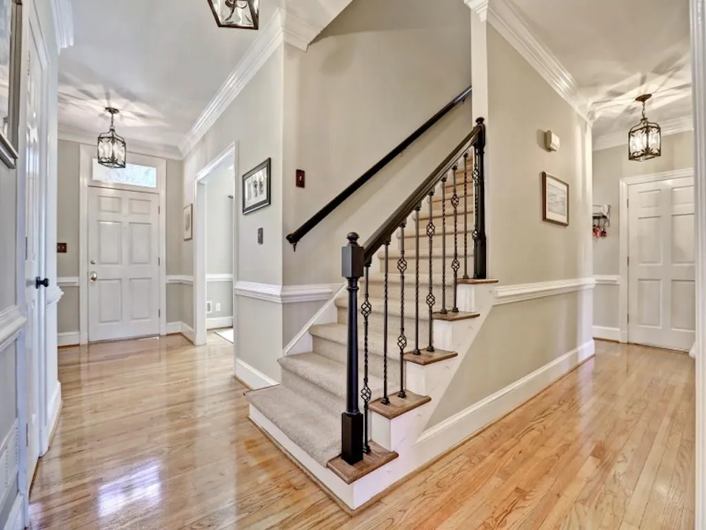 17 Ridgemere Trace, Sandy Springs, Georgia 30328, 4 Bedrooms Bedrooms, ,3 BathroomsBathrooms,Residential,Sold,17 Ridgemere Trace,5502035