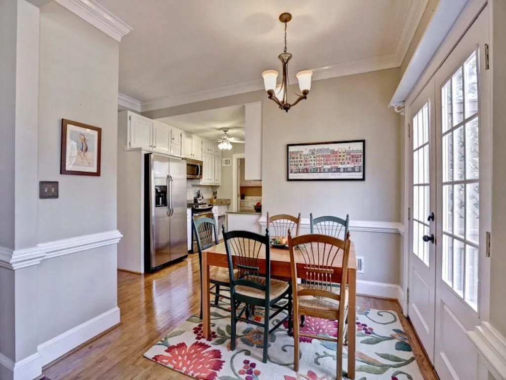 17 Ridgemere Trace, Sandy Springs, Georgia 30328, 4 Bedrooms Bedrooms, ,3 BathroomsBathrooms,Residential,Sold,17 Ridgemere Trace,5502035