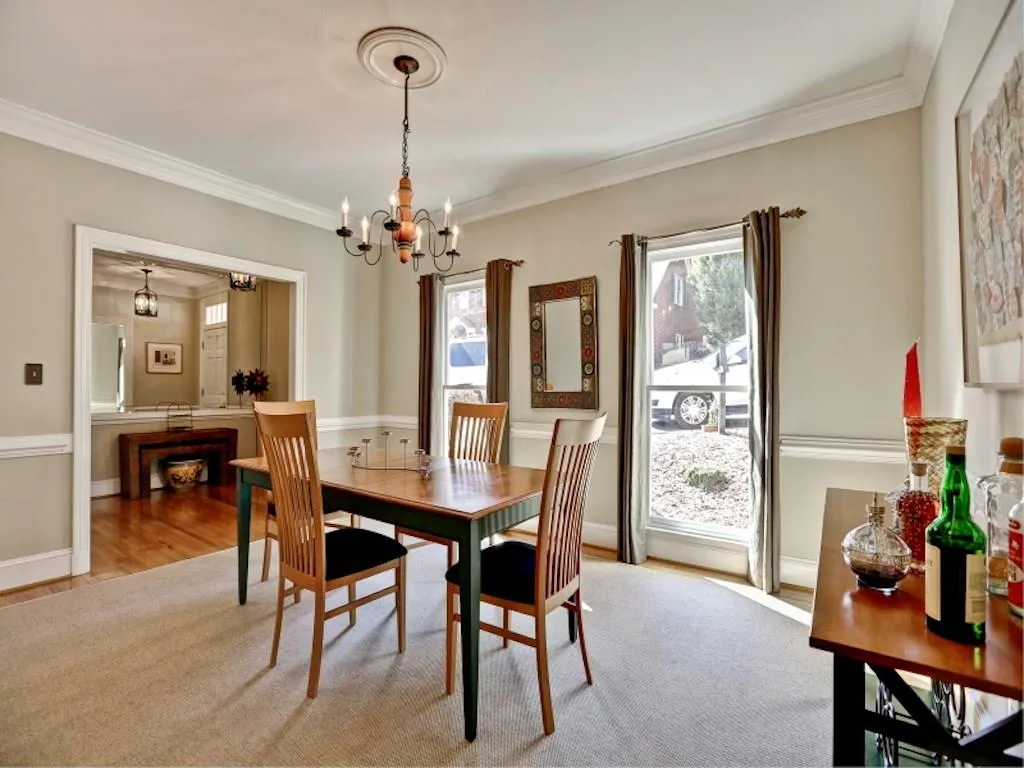 17 Ridgemere Trace, Sandy Springs, Georgia 30328, 4 Bedrooms Bedrooms, ,3 BathroomsBathrooms,Residential,Sold,17 Ridgemere Trace,5502035