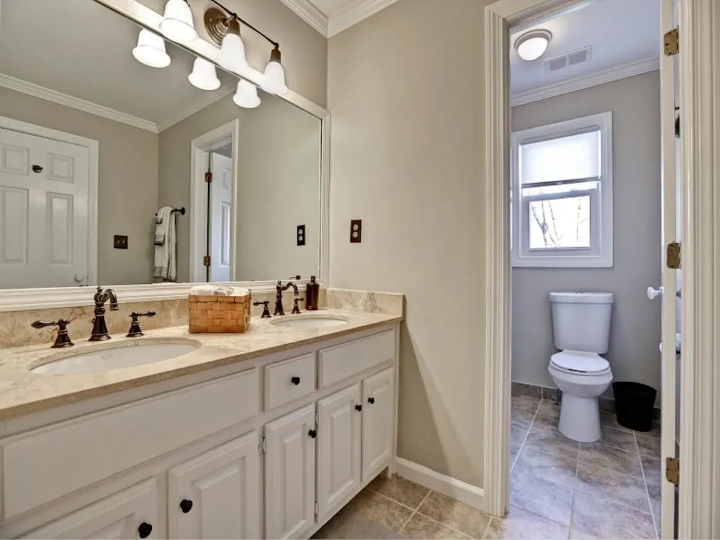 17 Ridgemere Trace, Sandy Springs, Georgia 30328, 4 Bedrooms Bedrooms, ,3 BathroomsBathrooms,Residential,Sold,17 Ridgemere Trace,5502035