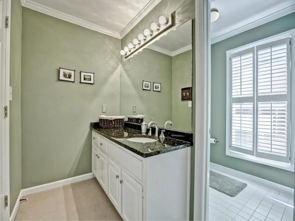 17 Ridgemere Trace, Sandy Springs, Georgia 30328, 4 Bedrooms Bedrooms, ,3 BathroomsBathrooms,Residential,Sold,17 Ridgemere Trace,5502035