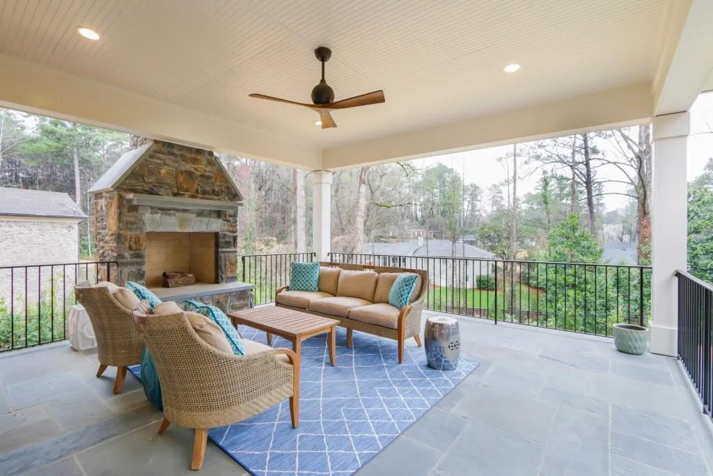 690 E Northway Lane, Sandy Springs, Georgia 30342, 6 Bedrooms Bedrooms, ,5 BathroomsBathrooms,Residential,Sold,690 E Northway Lane,6514479