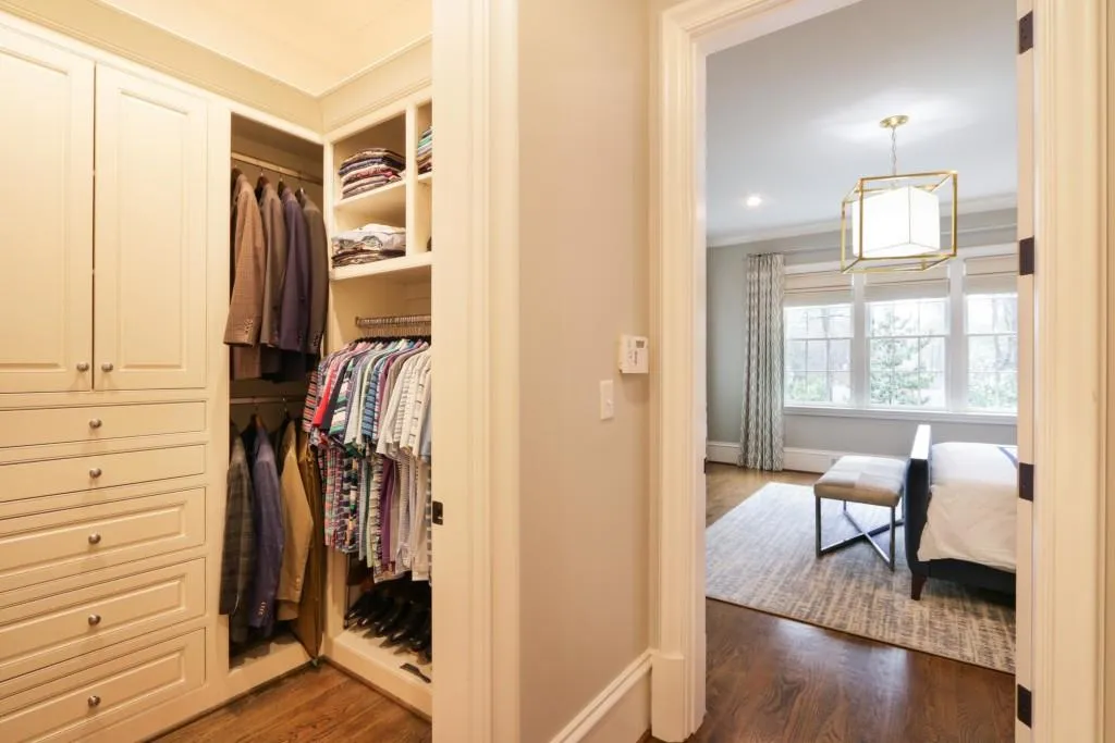 690 E Northway Lane, Sandy Springs, Georgia 30342, 6 Bedrooms Bedrooms, ,5 BathroomsBathrooms,Residential,Sold,690 E Northway Lane,6514479