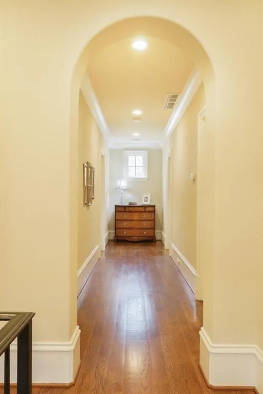 690 E Northway Lane, Sandy Springs, Georgia 30342, 6 Bedrooms Bedrooms, ,5 BathroomsBathrooms,Residential,Sold,690 E Northway Lane,6514479