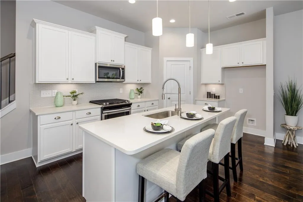 5722 Taylor Way, Sandy Springs, Georgia 30342, 3 Bedrooms Bedrooms, ,2 BathroomsBathrooms,Residential,Sold,5722 Taylor Way,6529497