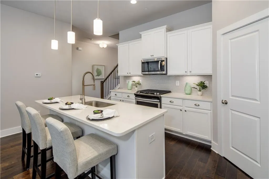 5722 Taylor Way, Sandy Springs, Georgia 30342, 3 Bedrooms Bedrooms, ,2 BathroomsBathrooms,Residential,Sold,5722 Taylor Way,6529497