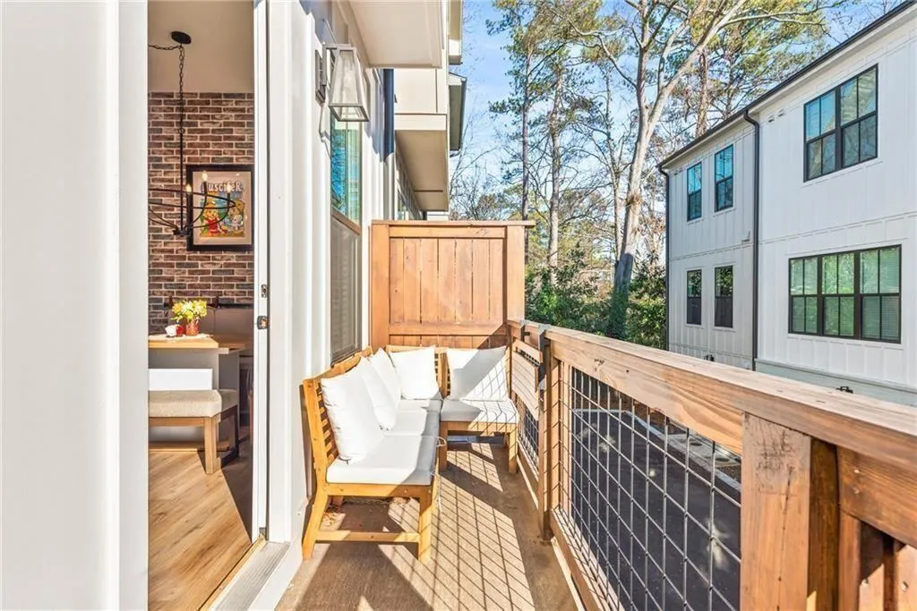 4462 Dandelion Lane, Atlanta, Georgia 30342, 2 Bedrooms Bedrooms, ,2 BathroomsBathrooms,Residential,For Sale,4462 Dandelion Lane,7617826