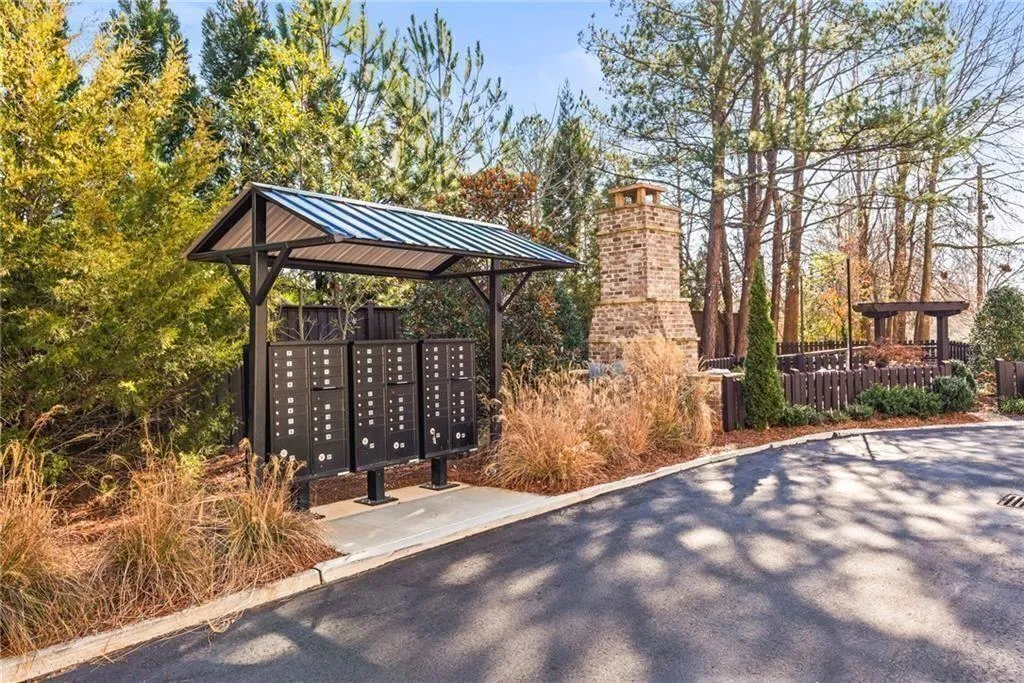 4462 Dandelion Lane, Atlanta, Georgia 30342, 2 Bedrooms Bedrooms, ,2 BathroomsBathrooms,Residential,For Sale,4462 Dandelion Lane,7617826