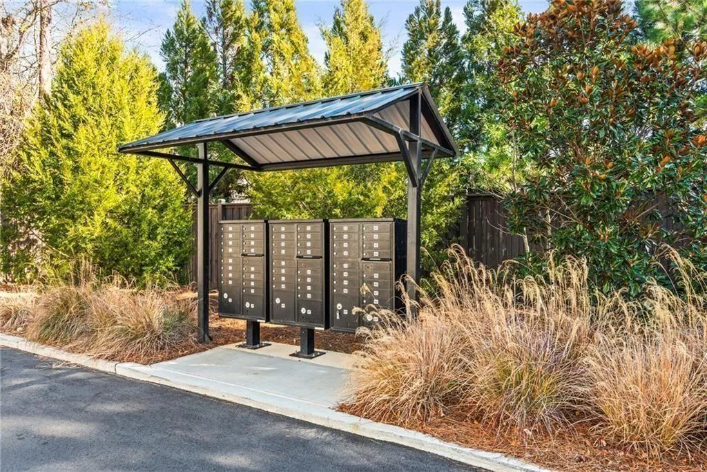 4462 Dandelion Lane, Atlanta, Georgia 30342, 2 Bedrooms Bedrooms, ,2 BathroomsBathrooms,Residential,For Sale,4462 Dandelion Lane,7617826