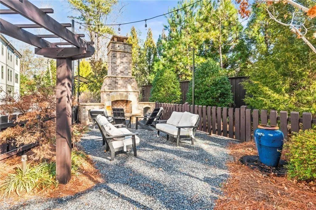 4462 Dandelion Lane, Atlanta, Georgia 30342, 2 Bedrooms Bedrooms, ,2 BathroomsBathrooms,Residential,For Sale,4462 Dandelion Lane,7617826
