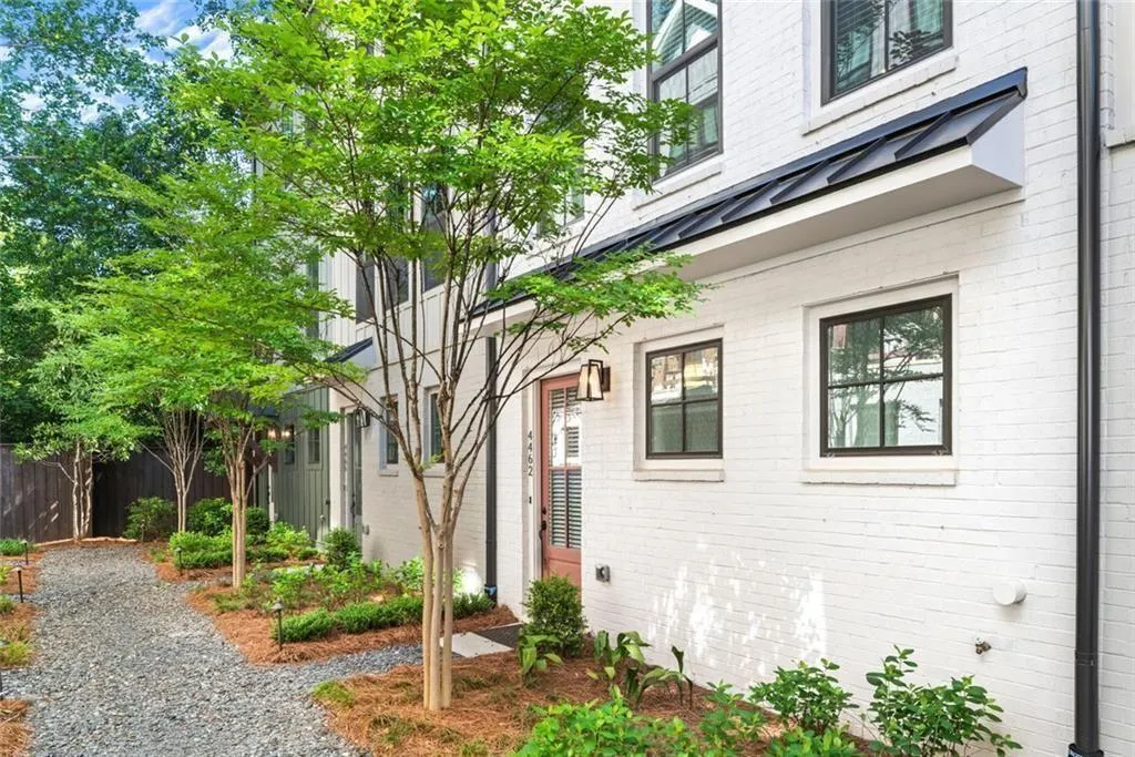 4462 Dandelion Lane, Atlanta, Georgia 30342, 2 Bedrooms Bedrooms, ,2 BathroomsBathrooms,Residential,For Sale,4462 Dandelion Lane,7617826