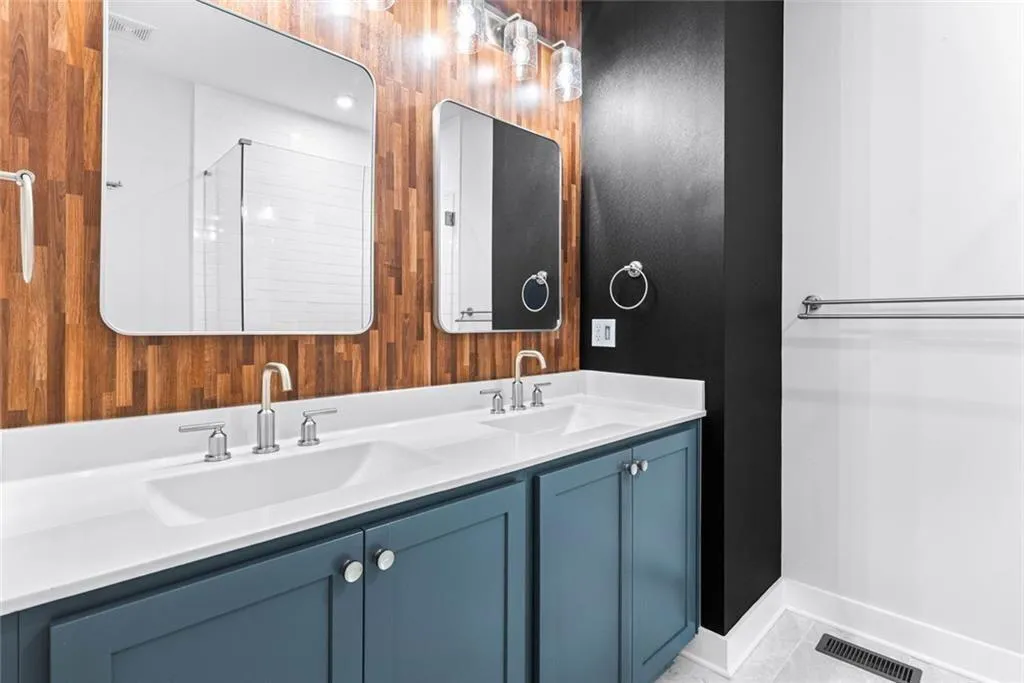 4462 Dandelion Lane, Atlanta, Georgia 30342, 2 Bedrooms Bedrooms, ,2 BathroomsBathrooms,Residential,For Sale,4462 Dandelion Lane,7617826