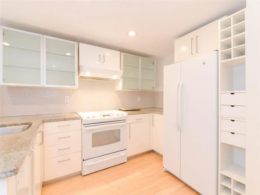 199 14th Street Ne Unit 601, Atlanta, Georgia 30309, 1 Bedroom Bedrooms, ,1 BathroomBathrooms,Residential,Sold,199 14th Street Ne Unit 601,5741721