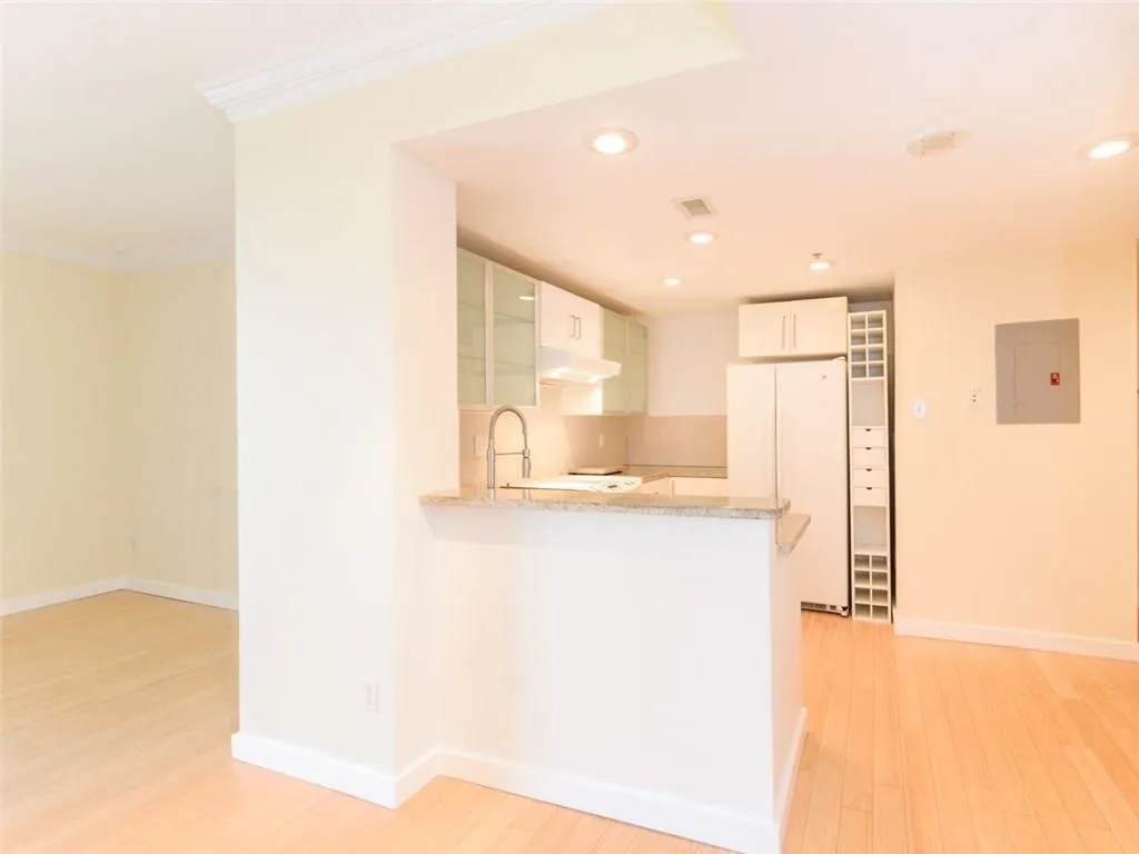 199 14th Street Ne Unit 601, Atlanta, Georgia 30309, 1 Bedroom Bedrooms, ,1 BathroomBathrooms,Residential,Sold,199 14th Street Ne Unit 601,5741721