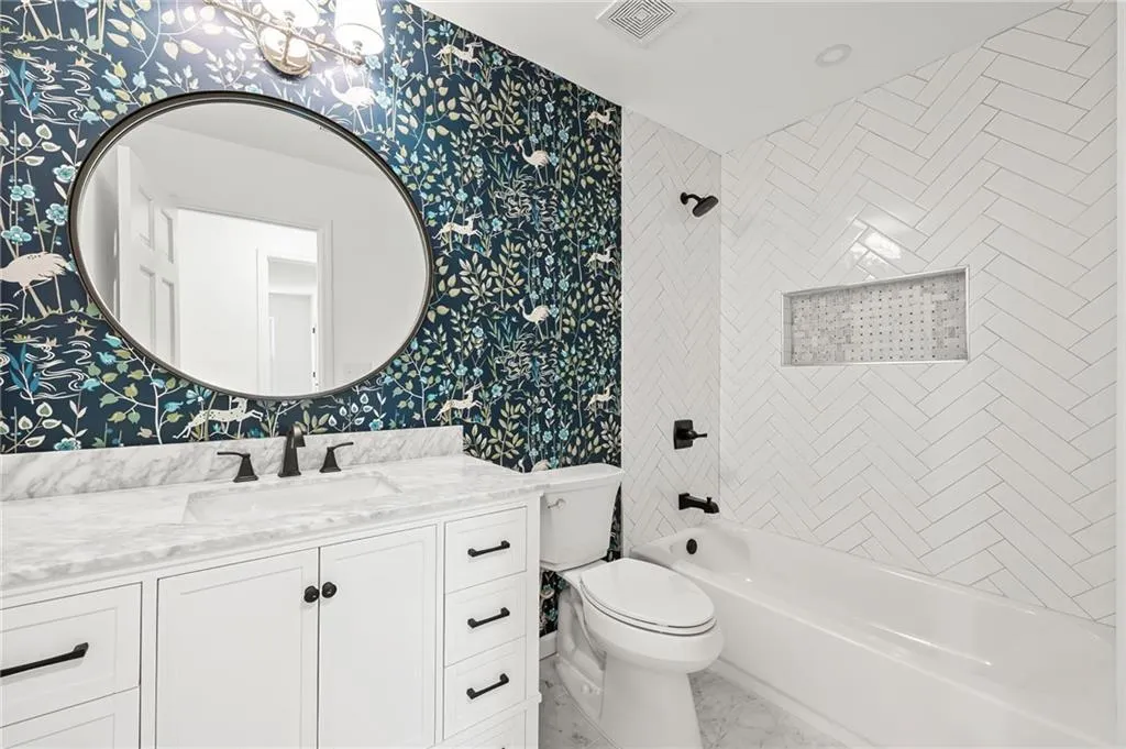 upstairs hall bath