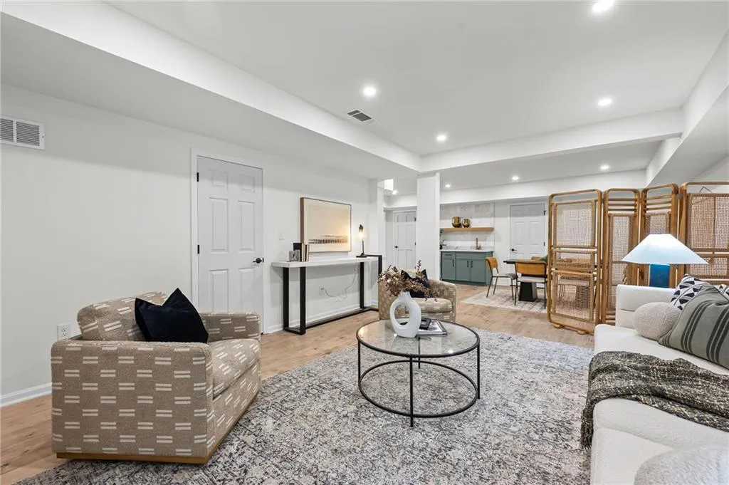 6300 Mountain Brook Lane, Atlanta, Georgia 30328, 5 Bedrooms Bedrooms, ,4 BathroomsBathrooms,Residential,Sold,6300 Mountain Brook Lane,7723596