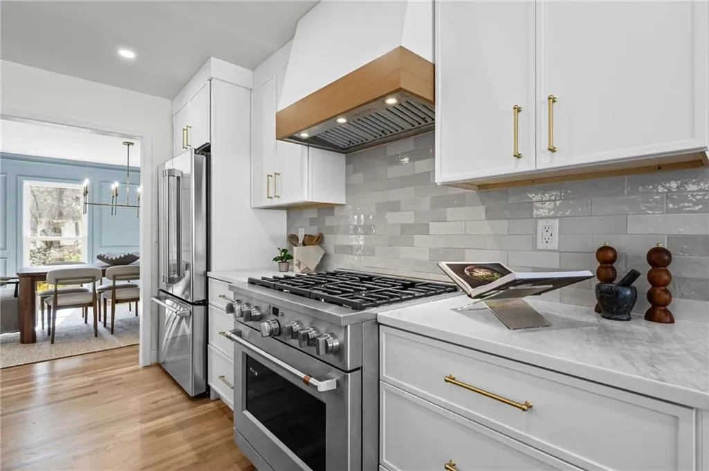 6300 Mountain Brook Lane, Atlanta, Georgia 30328, 5 Bedrooms Bedrooms, ,4 BathroomsBathrooms,Residential,Sold,6300 Mountain Brook Lane,7723596