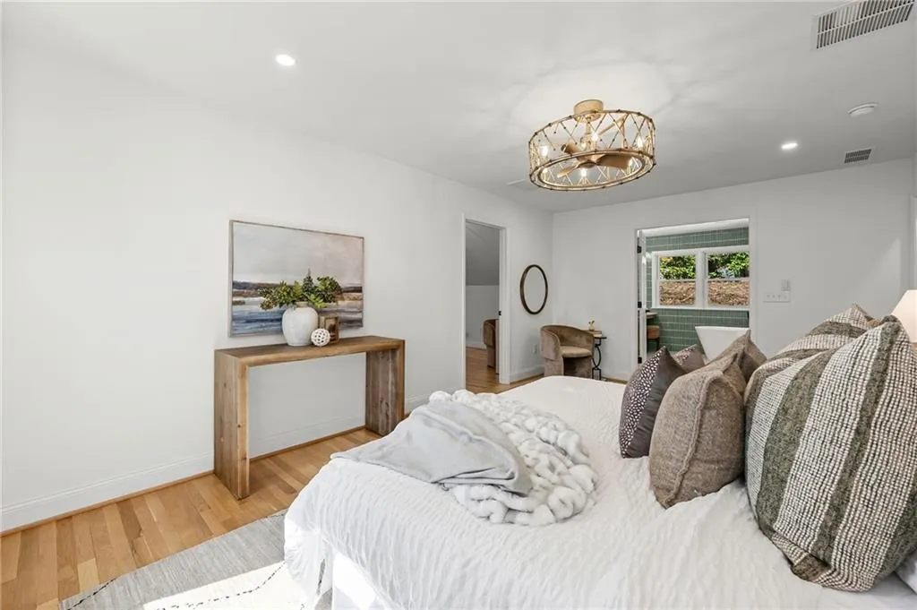 6300 Mountain Brook Lane, Atlanta, Georgia 30328, 5 Bedrooms Bedrooms, ,4 BathroomsBathrooms,Residential,Sold,6300 Mountain Brook Lane,7723596