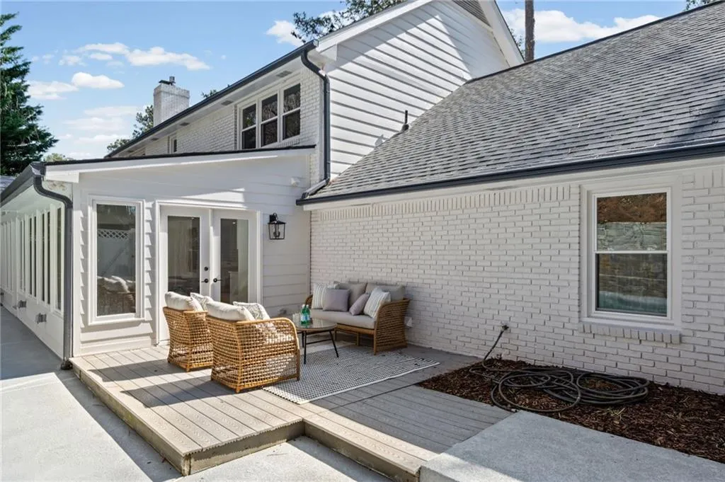 6300 Mountain Brook Lane, Atlanta, Georgia 30328, 5 Bedrooms Bedrooms, ,4 BathroomsBathrooms,Residential,Sold,6300 Mountain Brook Lane,7723596