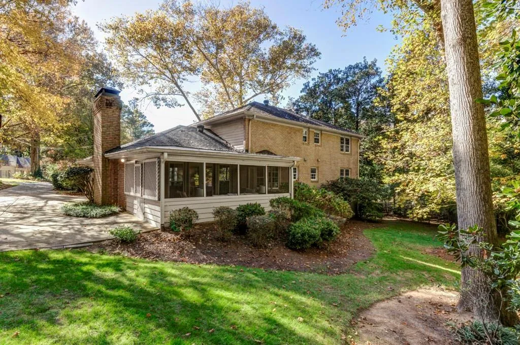 6201 Mountain Brook Way, Sandy Springs, Georgia 30328, 5 Bedrooms Bedrooms, ,4 BathroomsBathrooms,Residential,Sold,6201 Mountain Brook Way,6968684