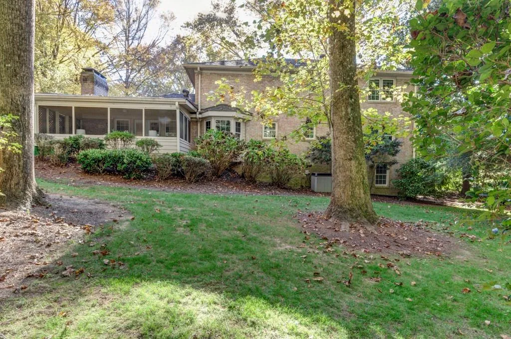 6201 Mountain Brook Way, Sandy Springs, Georgia 30328, 5 Bedrooms Bedrooms, ,4 BathroomsBathrooms,Residential,Sold,6201 Mountain Brook Way,6968684