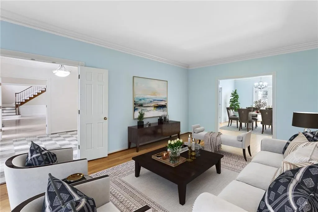 6095 Blackwater Trail, Sandy Springs, Georgia 30328, 5 Bedrooms Bedrooms, ,4 BathroomsBathrooms,Residential,Sold,6095 Blackwater Trail,6954043