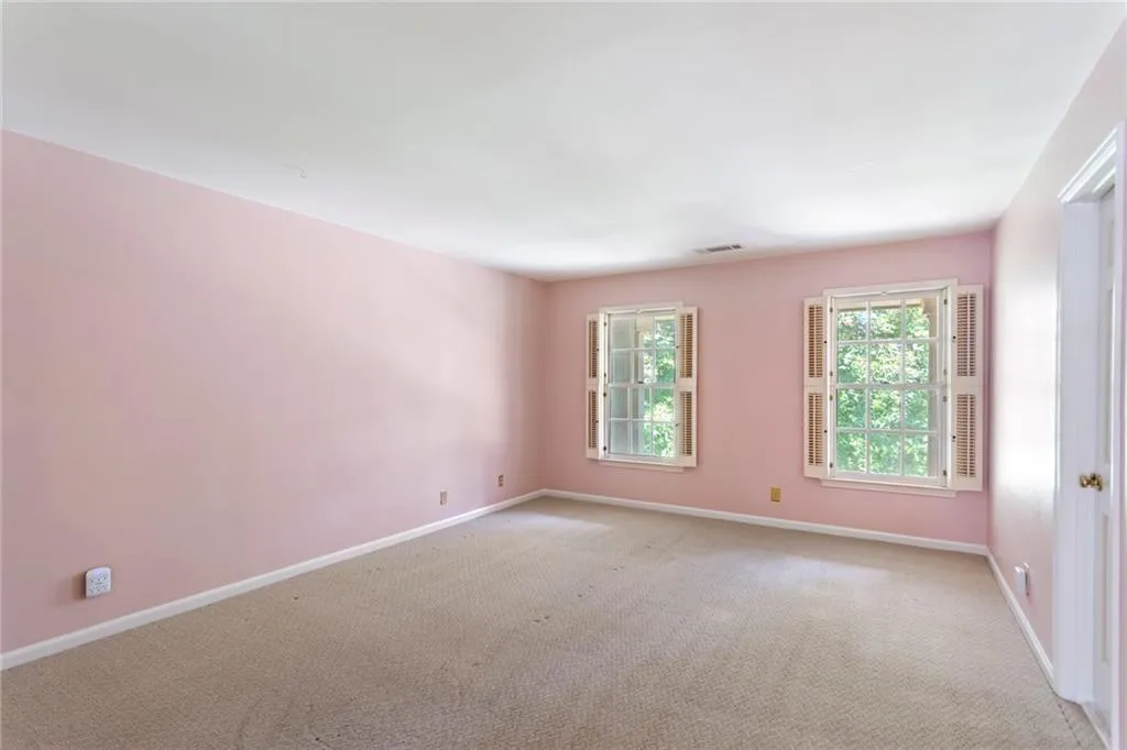 6095 Blackwater Trail, Sandy Springs, Georgia 30328, 5 Bedrooms Bedrooms, ,4 BathroomsBathrooms,Residential,Sold,6095 Blackwater Trail,6954043