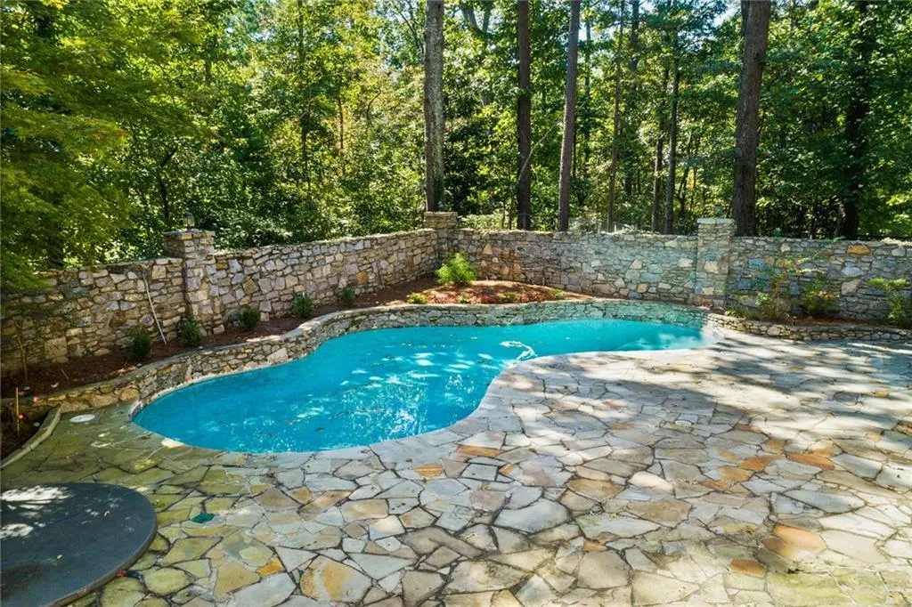 6095 Blackwater Trail, Sandy Springs, Georgia 30328, 5 Bedrooms Bedrooms, ,4 BathroomsBathrooms,Residential,Sold,6095 Blackwater Trail,6954043