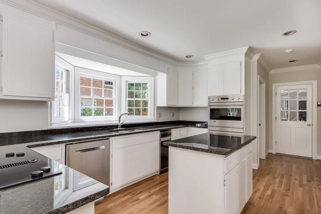 7815 Landowne Drive, Sandy Springs, Georgia 30350, 4 Bedrooms Bedrooms, ,4 BathroomsBathrooms,Residential,Sold,7815 Landowne Drive,6574384