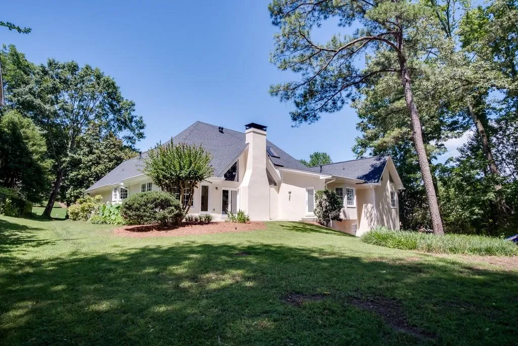7815 Landowne Drive, Sandy Springs, Georgia 30350, 4 Bedrooms Bedrooms, ,4 BathroomsBathrooms,Residential,Sold,7815 Landowne Drive,6574384