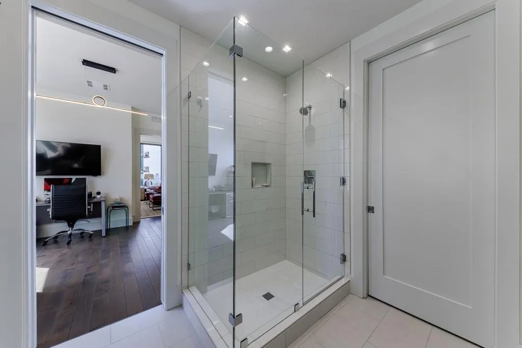 Guest shower