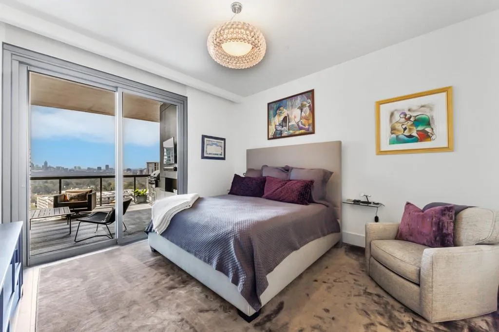 Owner's Suite opens to Balcony