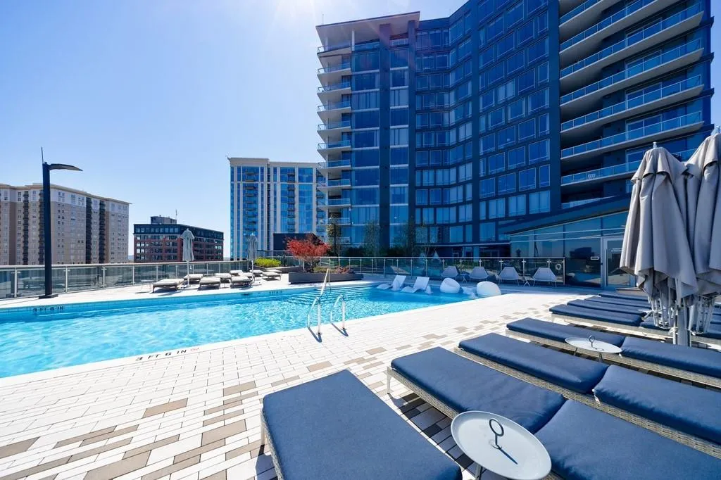 8th Floor Pool