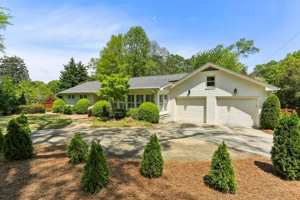 3005 Howell Mill Road Nw, Atlanta, Georgia 30327, 4 Bedrooms Bedrooms, ,2 BathroomsBathrooms,Residential,For Sale,3005 Howell Mill Road Nw,7619672