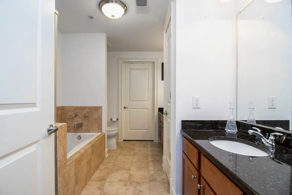 200 River Vista Drive Unit 214, Sandy Springs, Georgia 30339, 2 Bedrooms Bedrooms, ,2 BathroomsBathrooms,Residential,Sold,200 River Vista Drive Unit 214,6746863