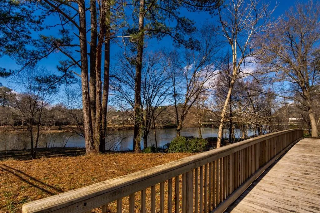 200 River Vista Drive Unit 214, Sandy Springs, Georgia 30339, 2 Bedrooms Bedrooms, ,2 BathroomsBathrooms,Residential,Sold,200 River Vista Drive Unit 214,6746863