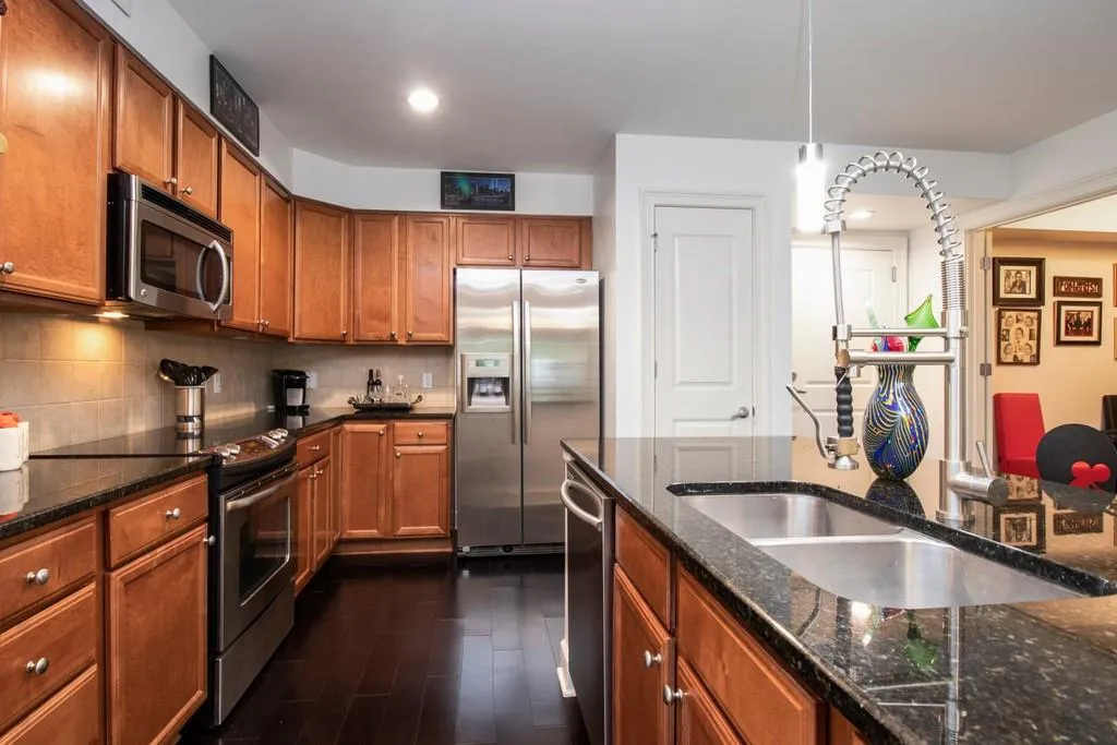 200 River Vista Drive Unit 214, Sandy Springs, Georgia 30339, 2 Bedrooms Bedrooms, ,2 BathroomsBathrooms,Residential,Sold,200 River Vista Drive Unit 214,6746863