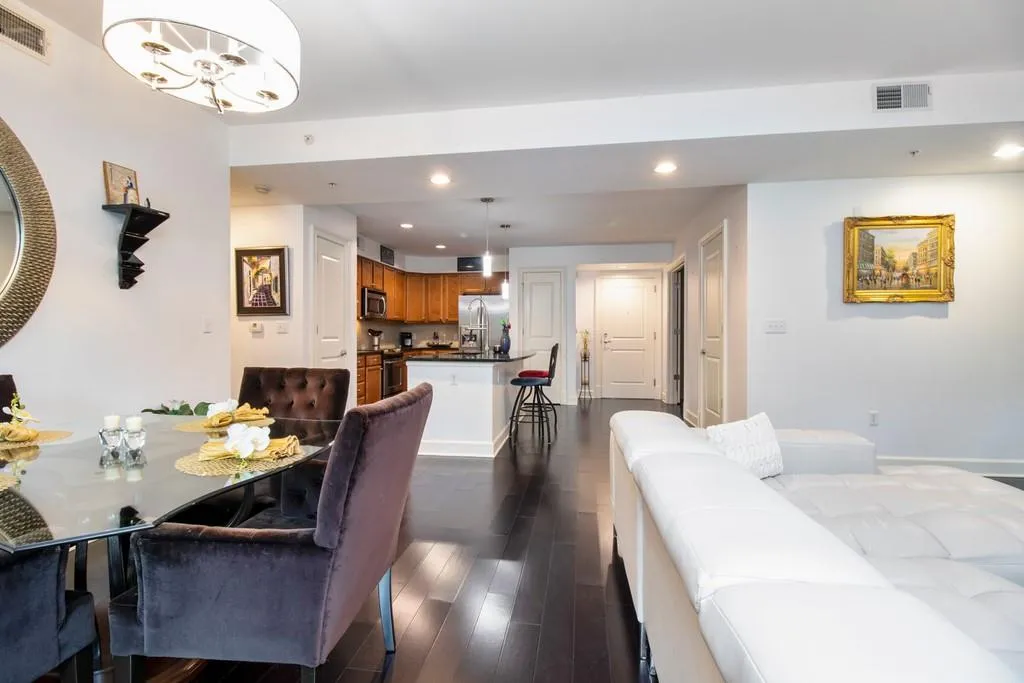 200 River Vista Drive Unit 214, Sandy Springs, Georgia 30339, 2 Bedrooms Bedrooms, ,2 BathroomsBathrooms,Residential,Sold,200 River Vista Drive Unit 214,6746863