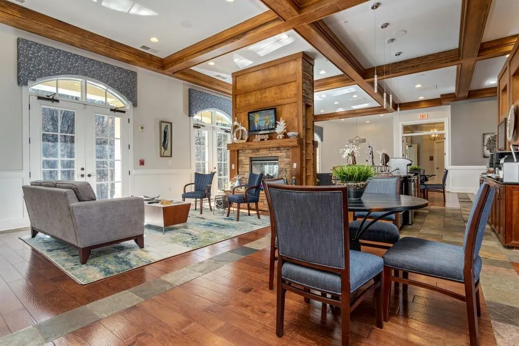 200 River Vista Drive Unit 214, Sandy Springs, Georgia 30339, 2 Bedrooms Bedrooms, ,2 BathroomsBathrooms,Residential,Sold,200 River Vista Drive Unit 214,6746863