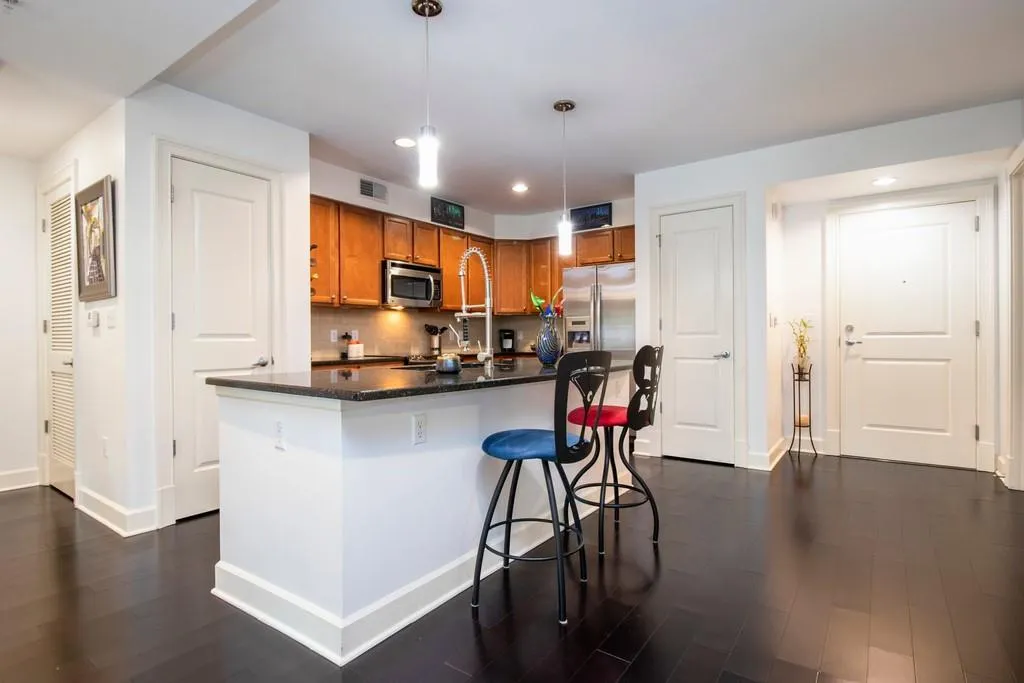 200 River Vista Drive Unit 214, Sandy Springs, Georgia 30339, 2 Bedrooms Bedrooms, ,2 BathroomsBathrooms,Residential,Sold,200 River Vista Drive Unit 214,6746863