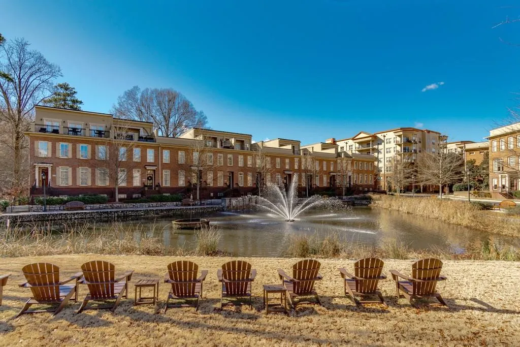 200 River Vista Drive Unit 214, Sandy Springs, Georgia 30339, 2 Bedrooms Bedrooms, ,2 BathroomsBathrooms,Residential,Sold,200 River Vista Drive Unit 214,6746863