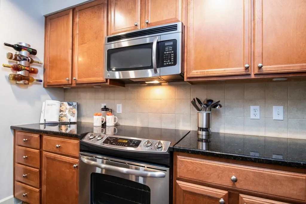 200 River Vista Drive Unit 214, Sandy Springs, Georgia 30339, 2 Bedrooms Bedrooms, ,2 BathroomsBathrooms,Residential,Sold,200 River Vista Drive Unit 214,6746863
