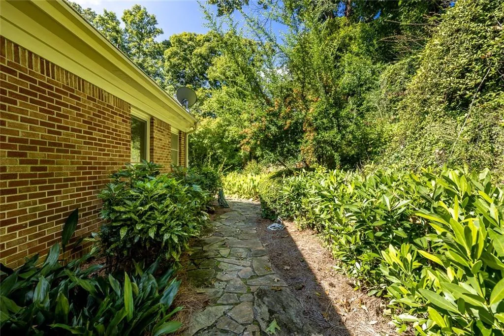 9910 Huntcliff Trace, Sandy Springs, Georgia 30350, 4 Bedrooms Bedrooms, ,4 BathroomsBathrooms,Residential,Sold,9910 Huntcliff Trace,6991112