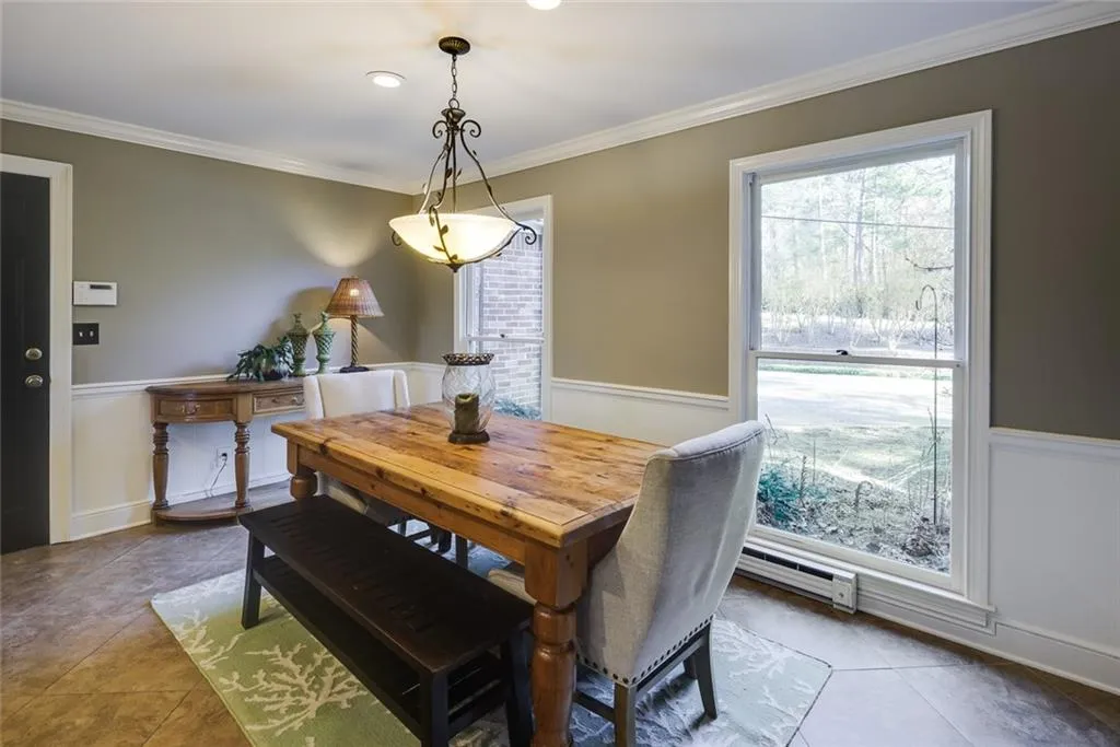 9910 Huntcliff Trace, Sandy Springs, Georgia 30350, 4 Bedrooms Bedrooms, ,4 BathroomsBathrooms,Residential,Sold,9910 Huntcliff Trace,6991112